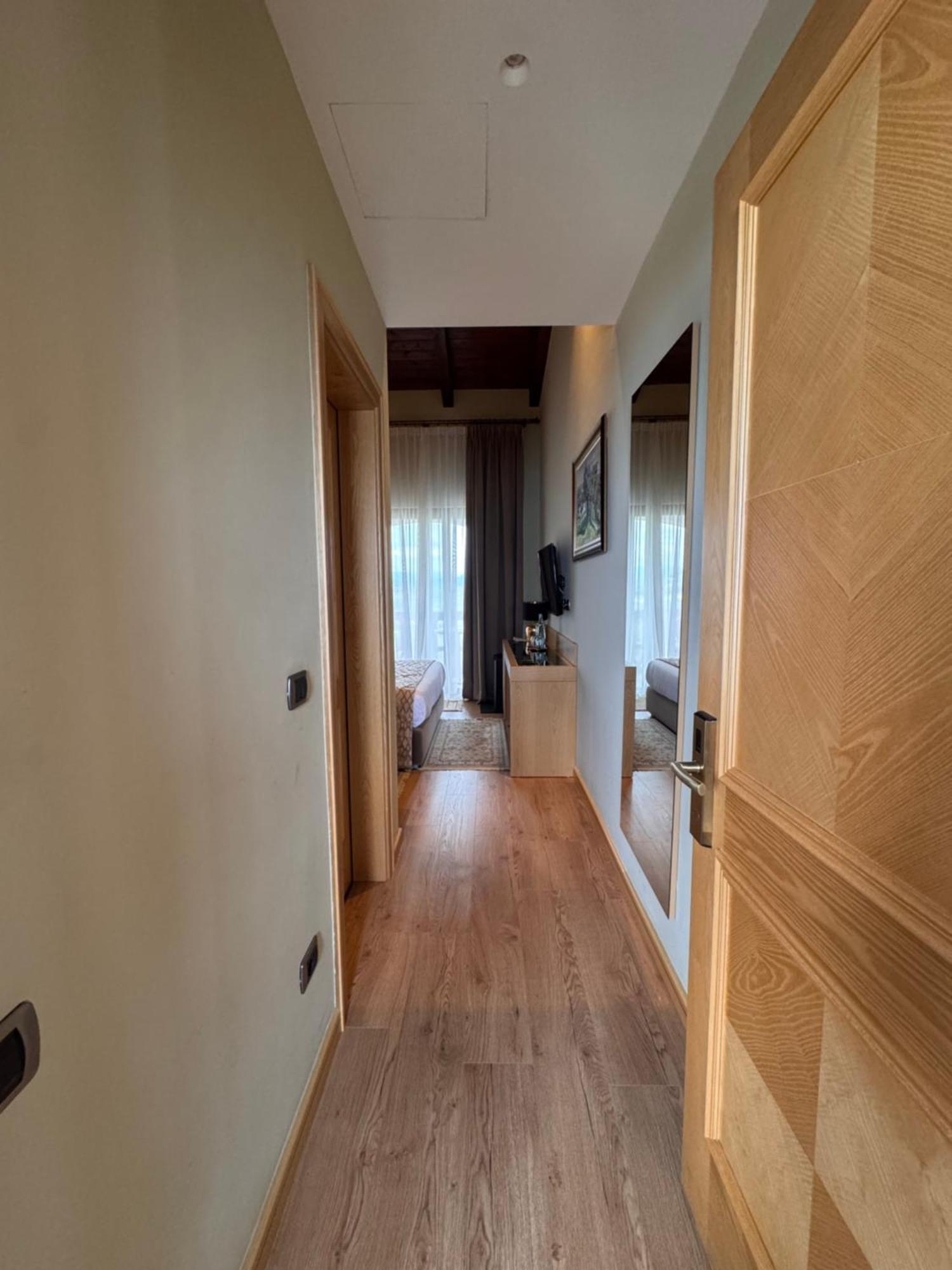 Agroturizem Kodra E Kuajve Resort 4*