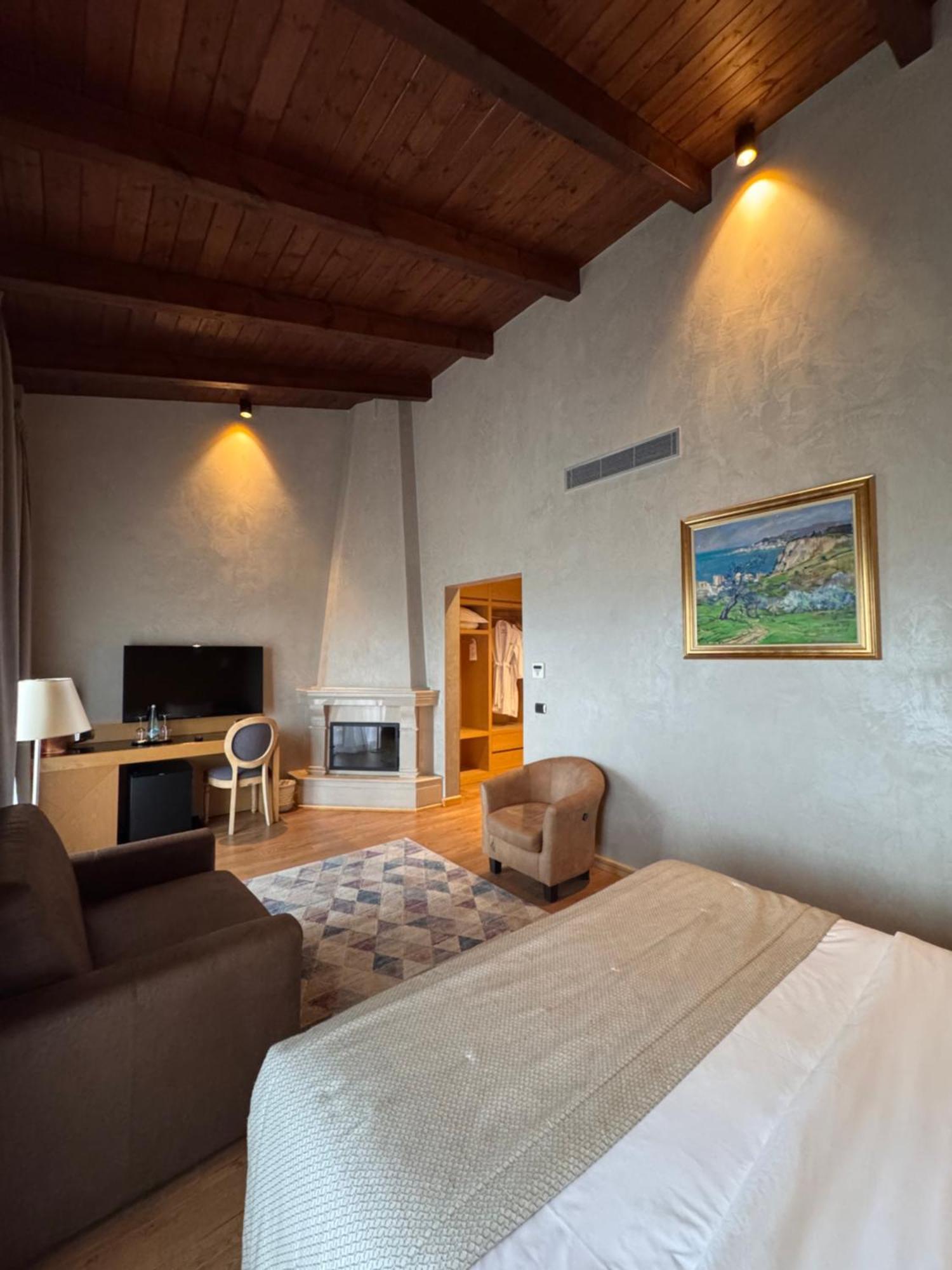 Agroturizem Kodra E Kuajve 4*