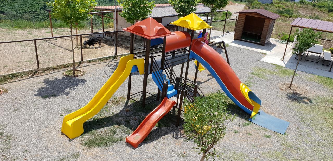 Resort Agroturizem Kodra E Kuajve Shkallnur